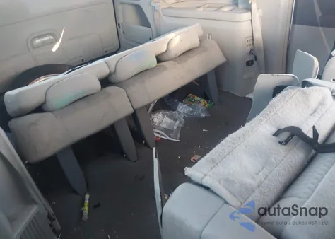 2010 Chrysler Town & Country Touring z USA, uszkodzony, nr VIN 2A4RR5D16AR109237